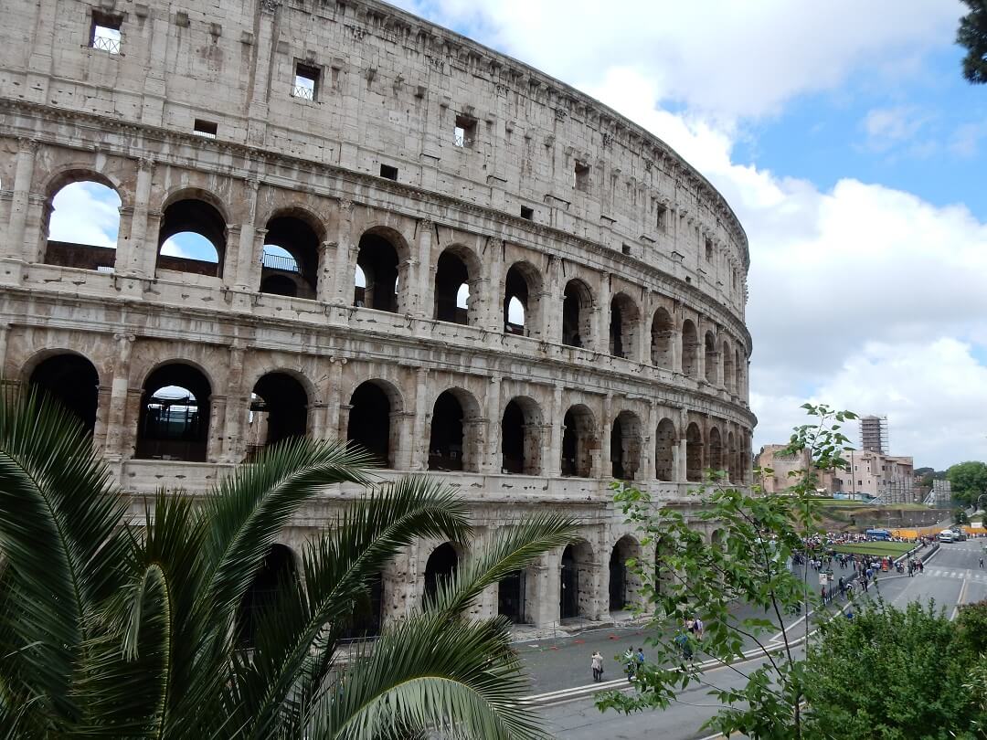 Interrail reservations in Italy - Rome Colosseum