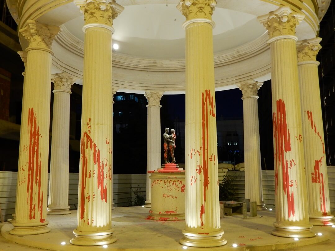 Interrail reservations in Macedonia - Protests by ruining art