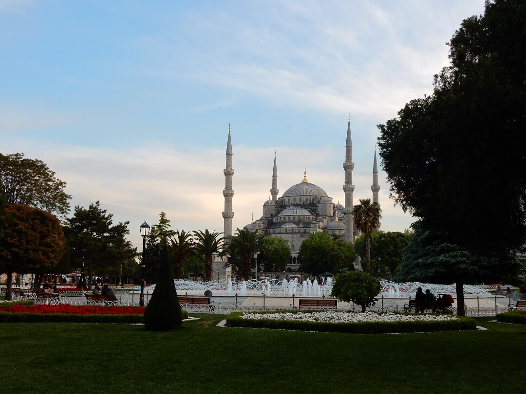 Istanbul by train - The Blue Mosque