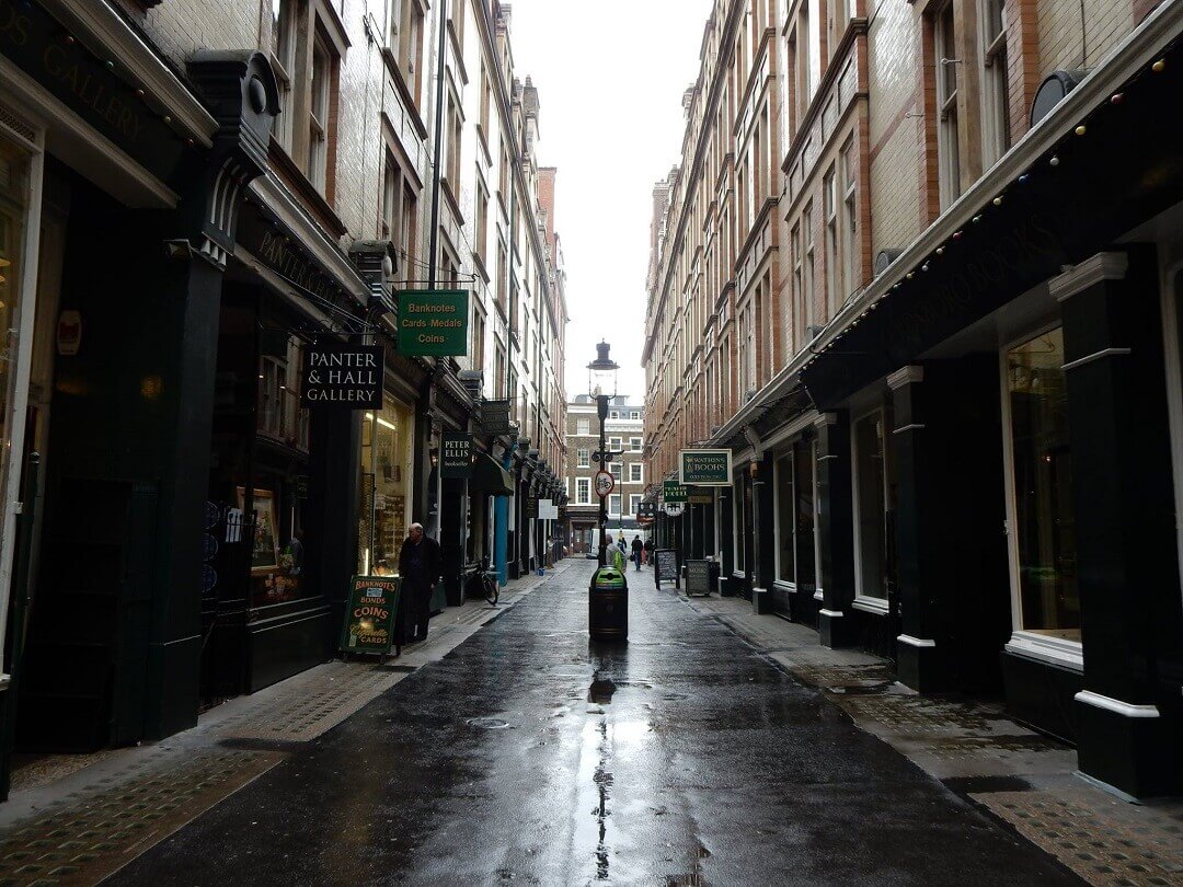 London by train - Cecile Coart, the inspiration for Diagon Alley in Harry Potter