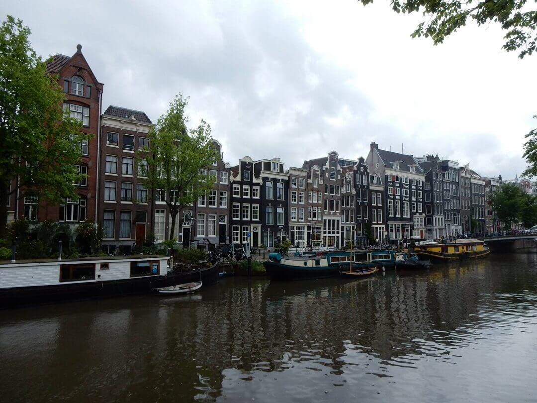 Amsterdam by train - Amsterdams Architecture