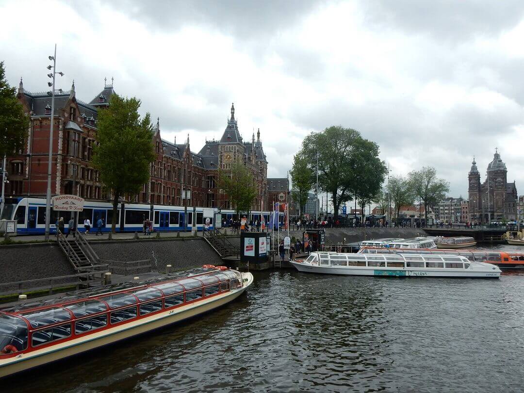 Amsterdam by train - Typical Amsterdam