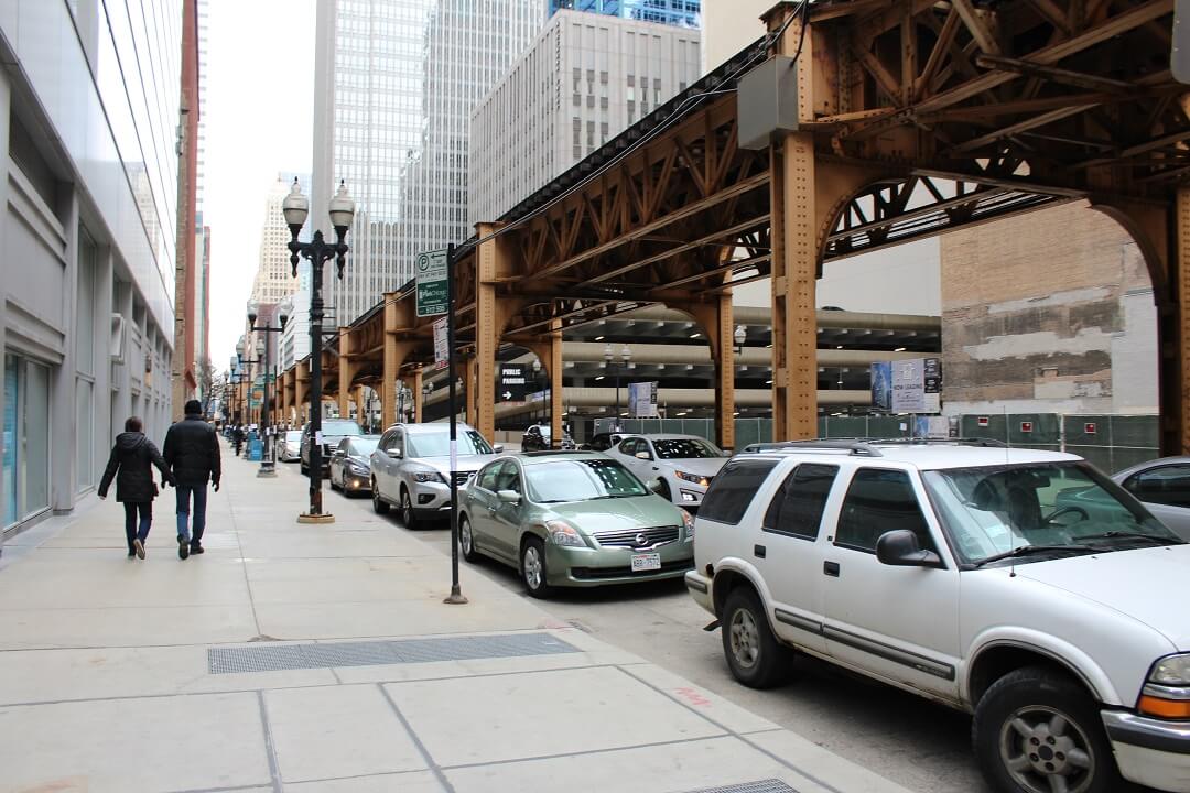 Chicago by train - With lack of space, just construct above the road