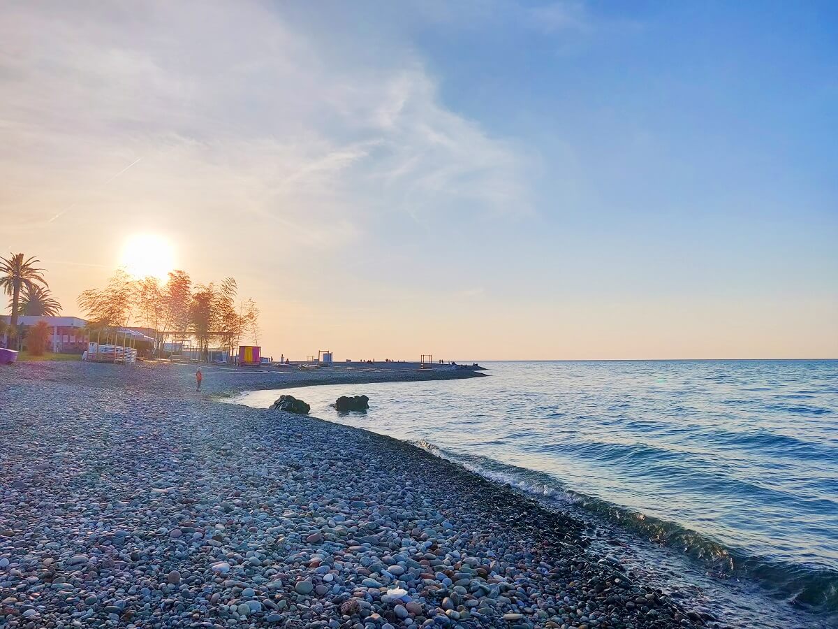 Top 10 must-knows of Georgia - Batumi's beach