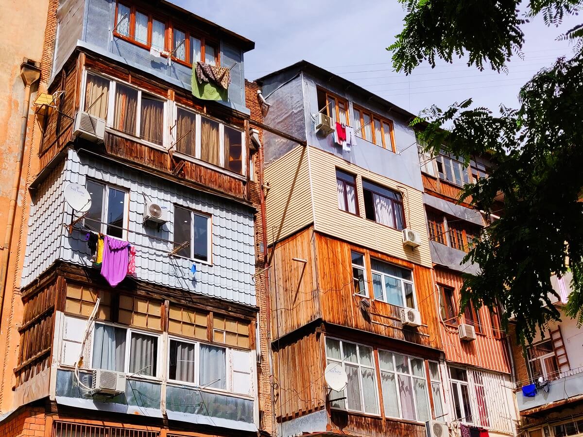 Top 10 things to do in Tbilisi - Soviet-type houses