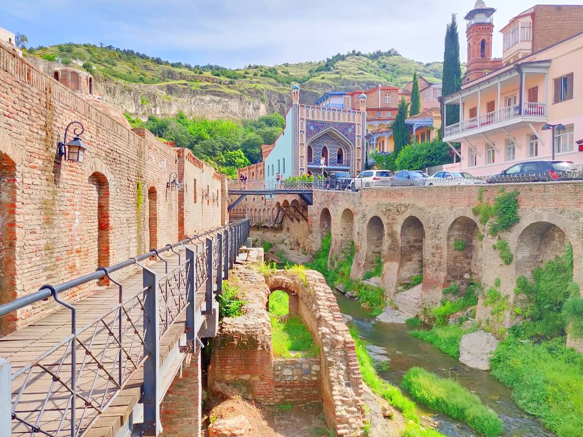 Traveling in Georgia - Sulphur Bathhouses of Tbilisi